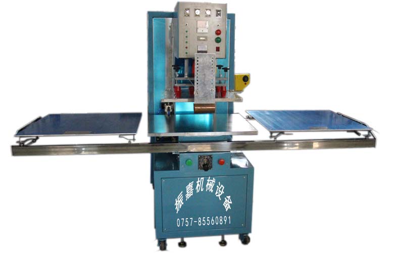 1477316701522426.jpg 12KW地毯壓花機(jī)(正面)圖片